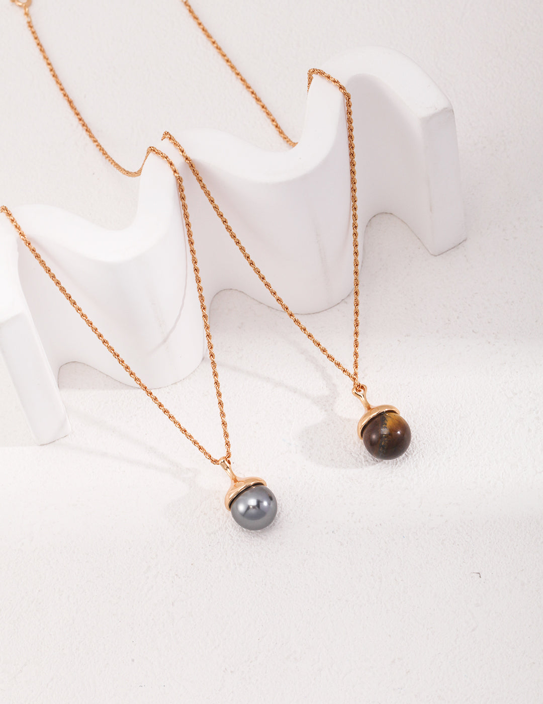 Twisted Chain Ball Pendant Necklace