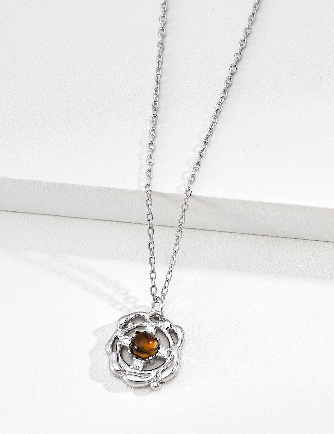 Vintage Luxury Two-Tone Gem Flower Necklace