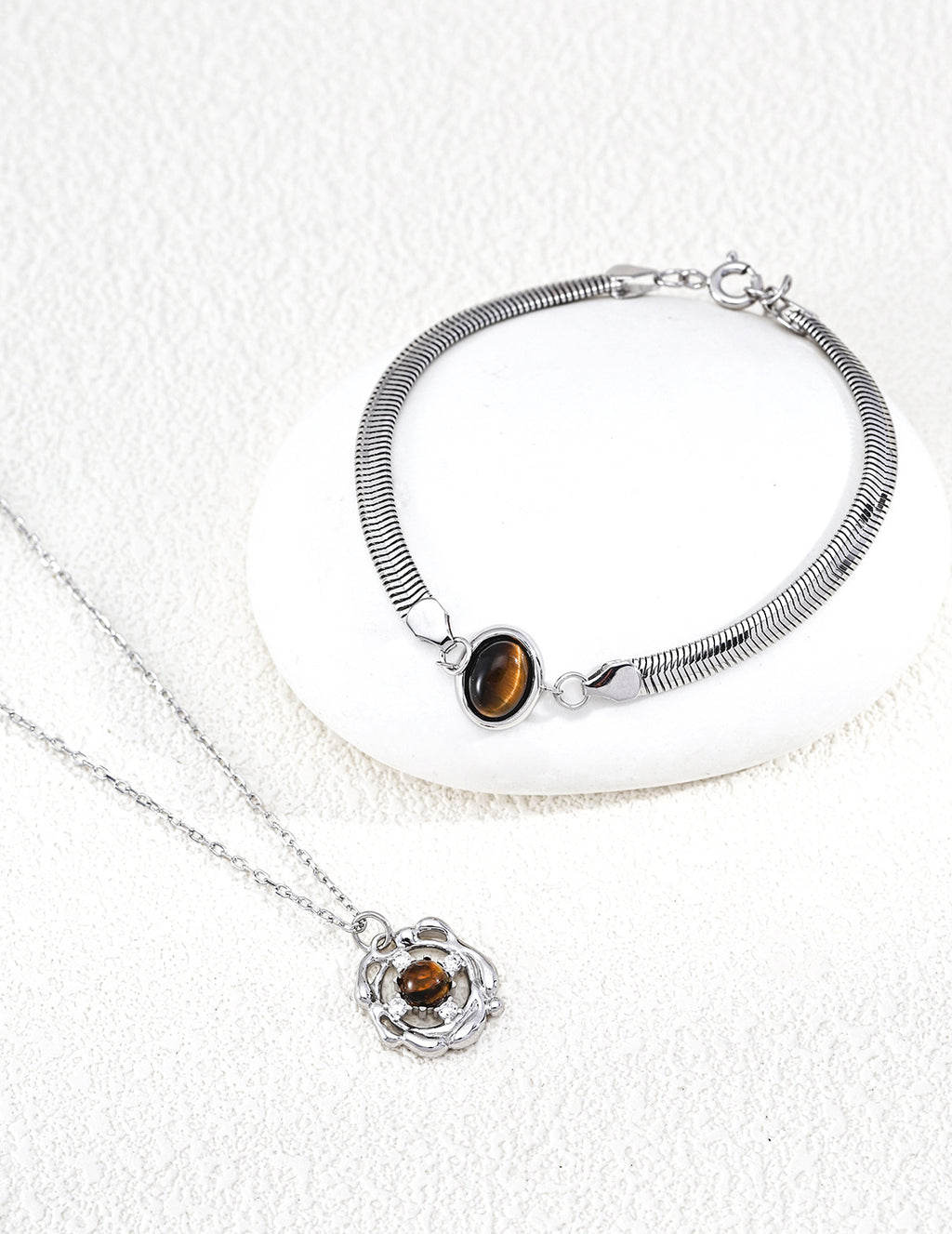 Vintage Luxury Two-Tone Gem Flower Necklace