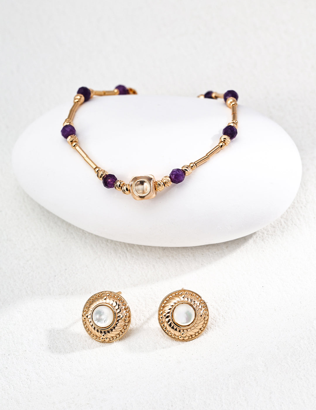 Gold Sun Pattern Shell Pearl Round Earrings