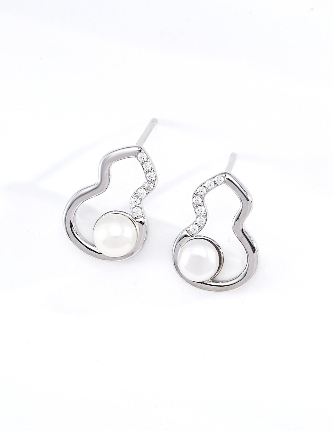 Pearl Lucky Gourd Stud Earrings