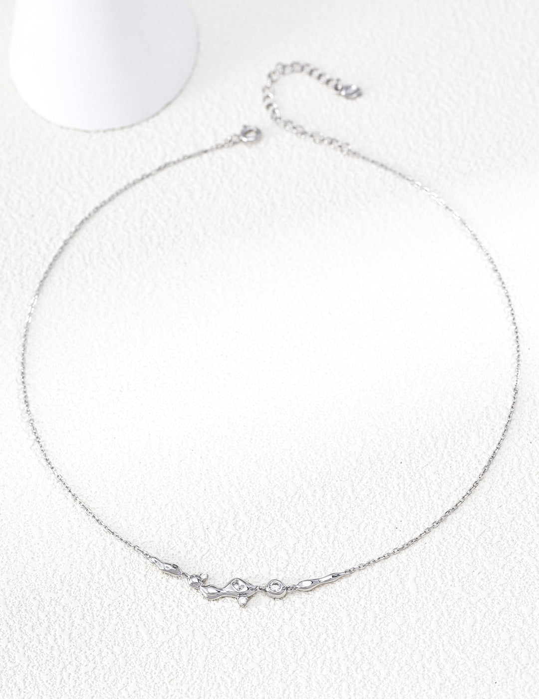 Golden Stream Delicate Clavicle Necklace