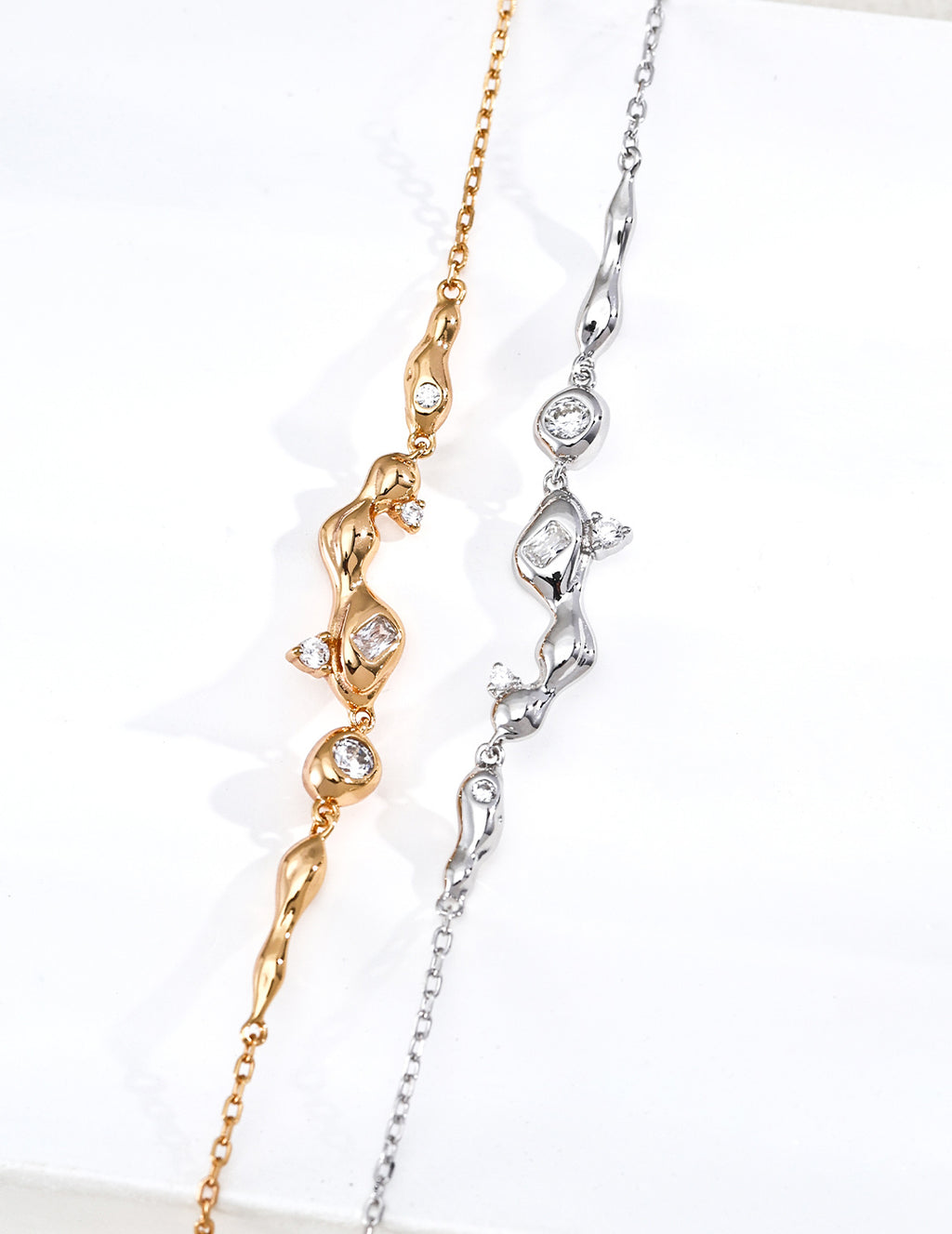 Golden Stream Delicate Clavicle Necklace