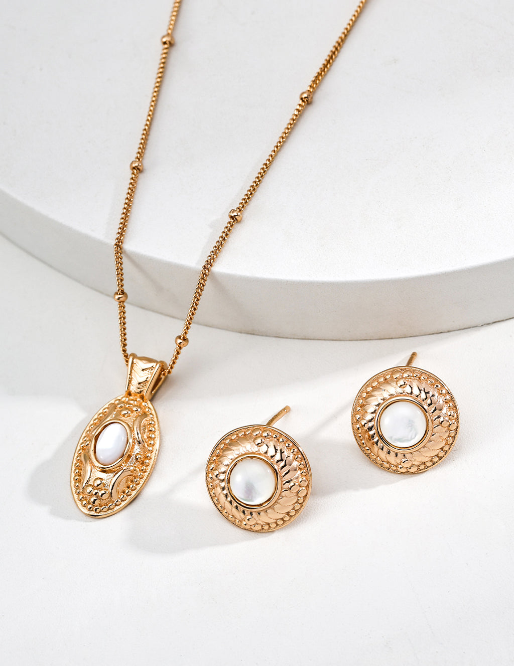 Gold Sun Pattern Shell Pearl Round Earrings