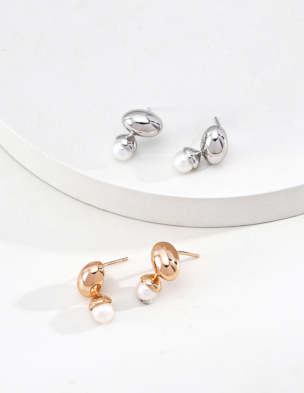 Minimal Gloss Metal Pearl Drop Earrings