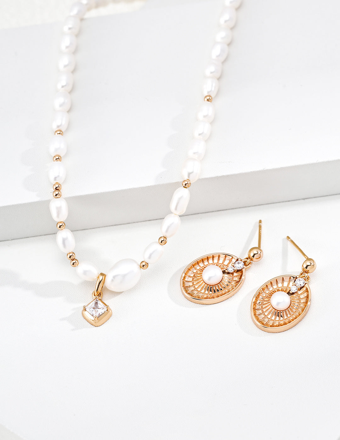 Sun Fan Pearl Drop Earrings